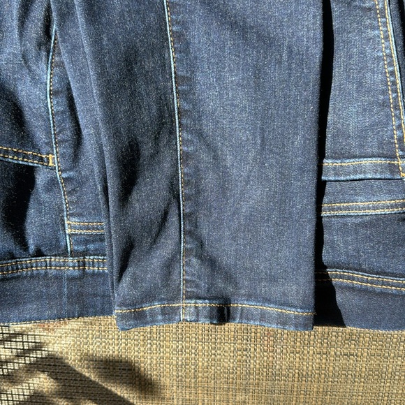 Women’s Torrid super soft jeans - Picture 5 of 5